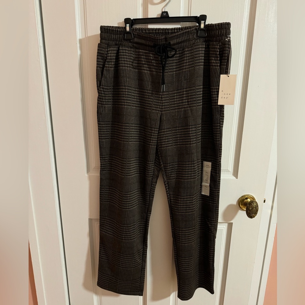 A new day dress pants size m nwt
